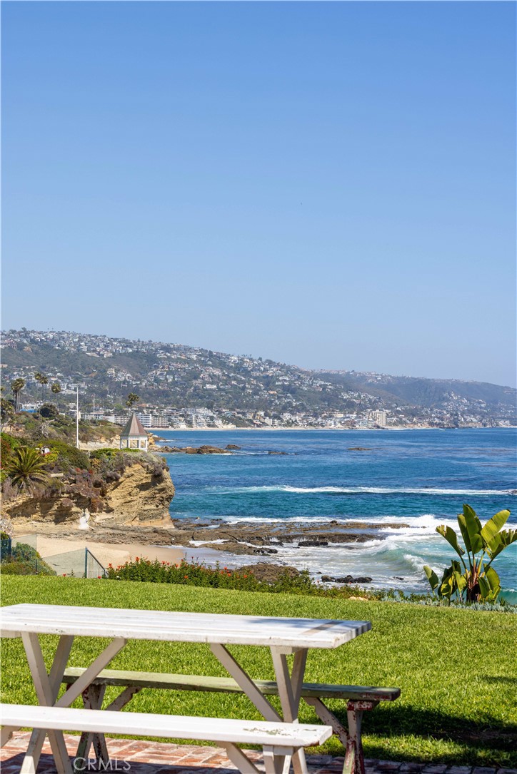 1041 Marine Drive Property Photo 6