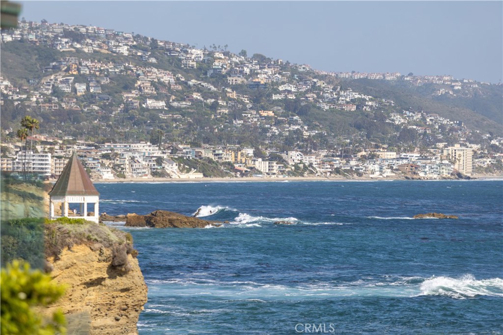 1041 Marine Drive Property Photo 11