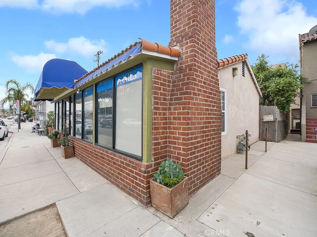 4126 E Anaheim Street Property Photo 2