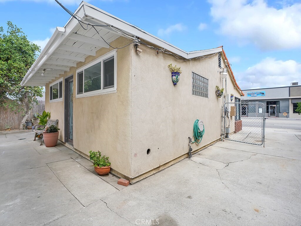 4126 E Anaheim Street Property Photo 17