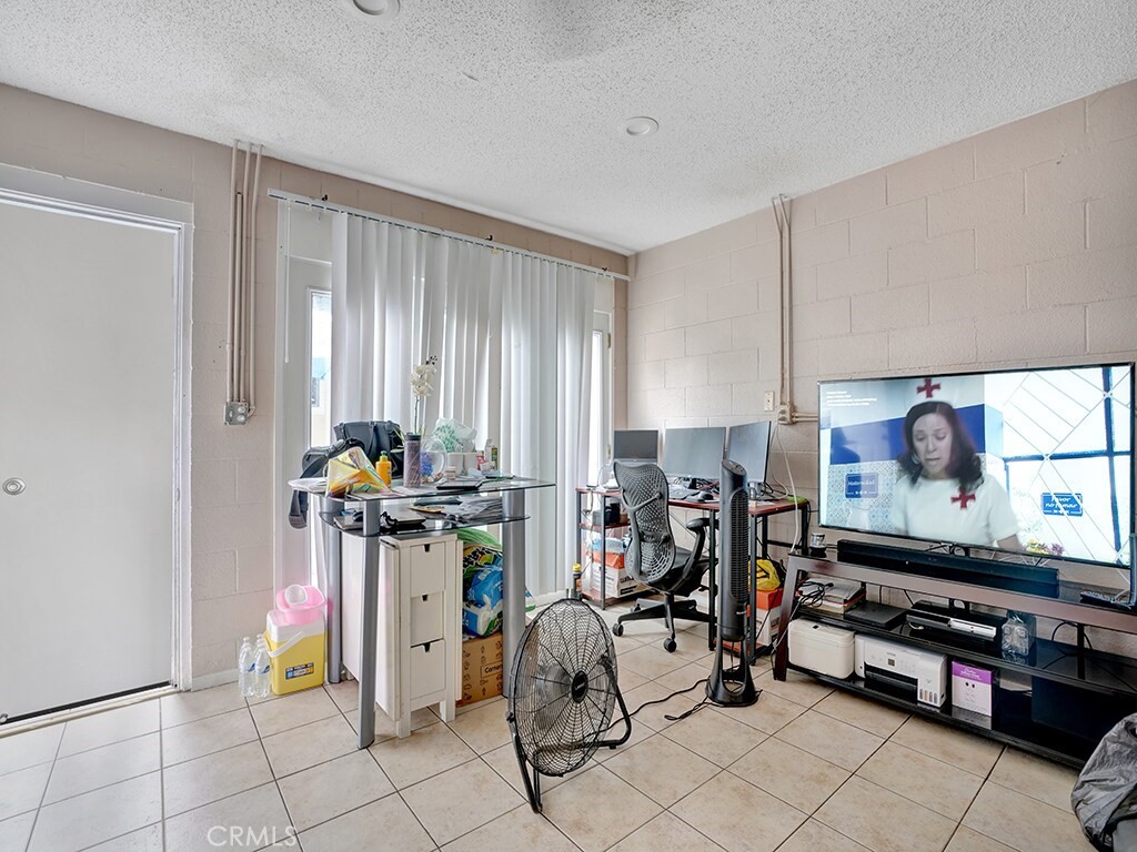 4126 E Anaheim Street Property Photo 20