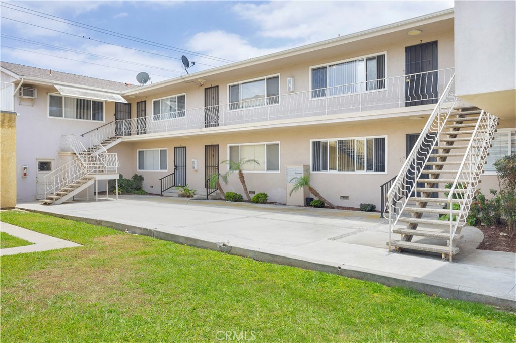 4426 N Lakewood Boulevard Property Photo