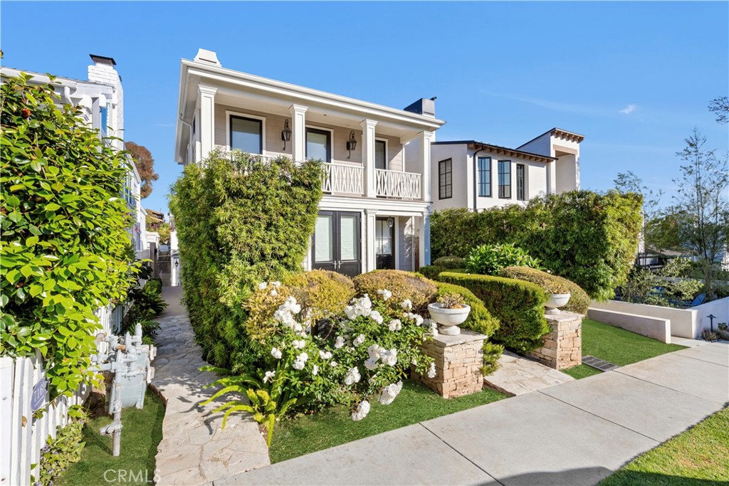 716 1/2 Iris Avenue Property Photo 1