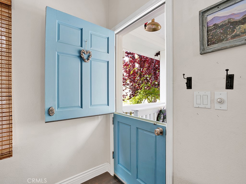 30802 Coast M4 Property Photo 3
