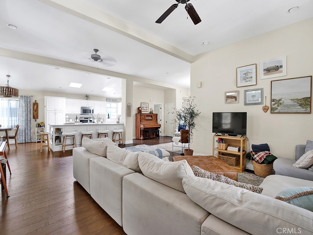 30802 Coast M4 Property Photo 4