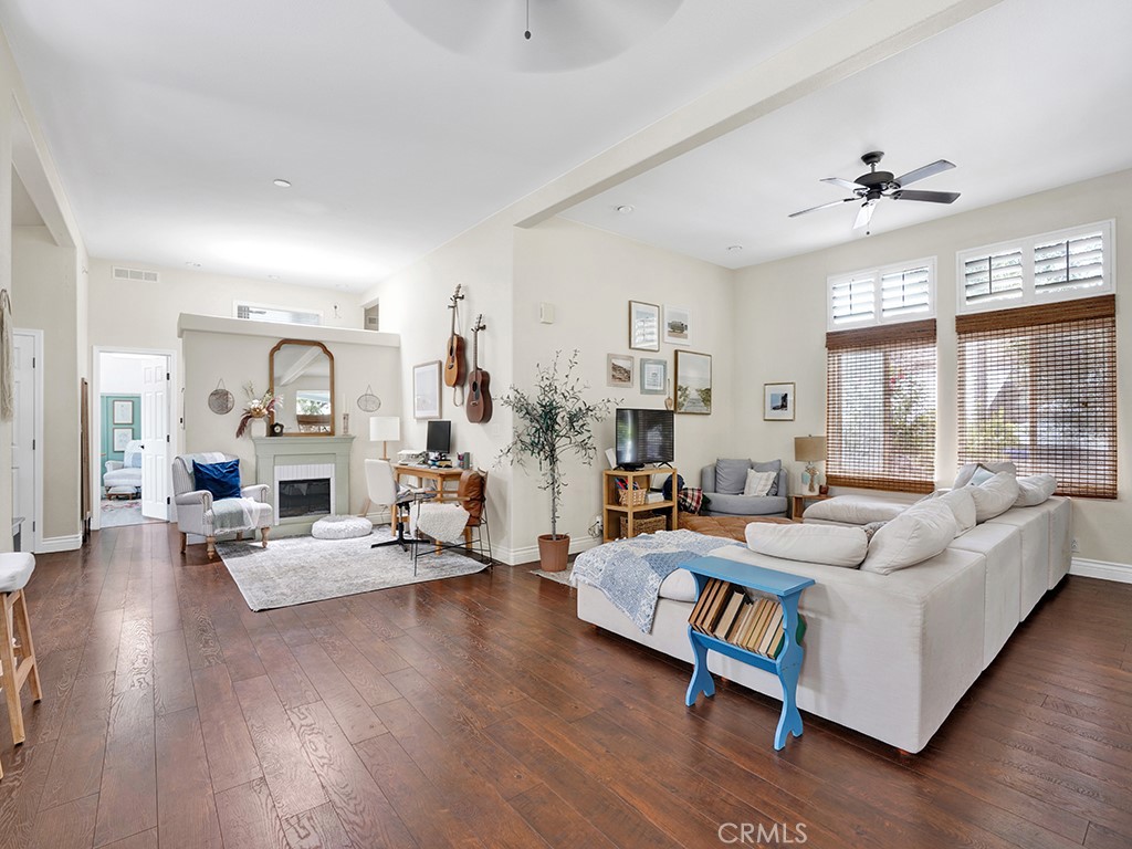 30802 Coast M4 Property Photo 5