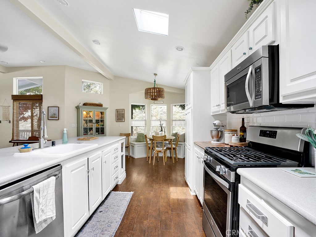 30802 Coast M4 Property Photo 8