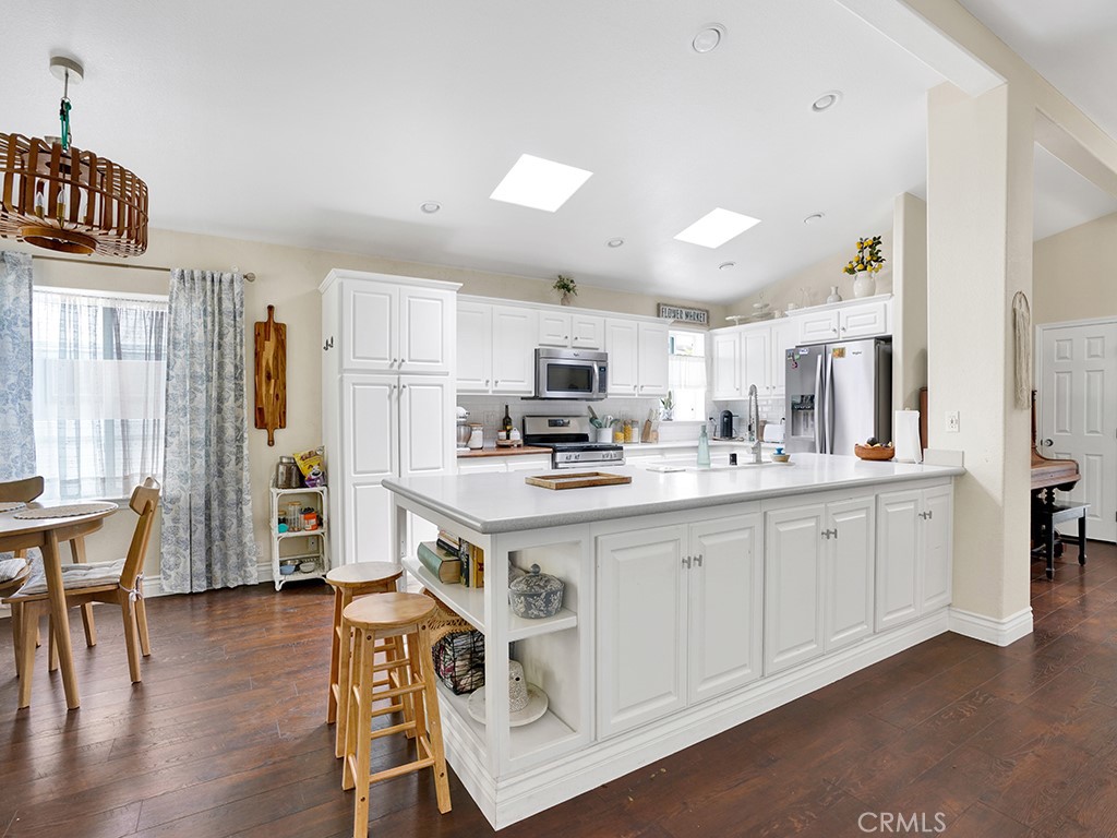 30802 Coast M4 Property Photo 9