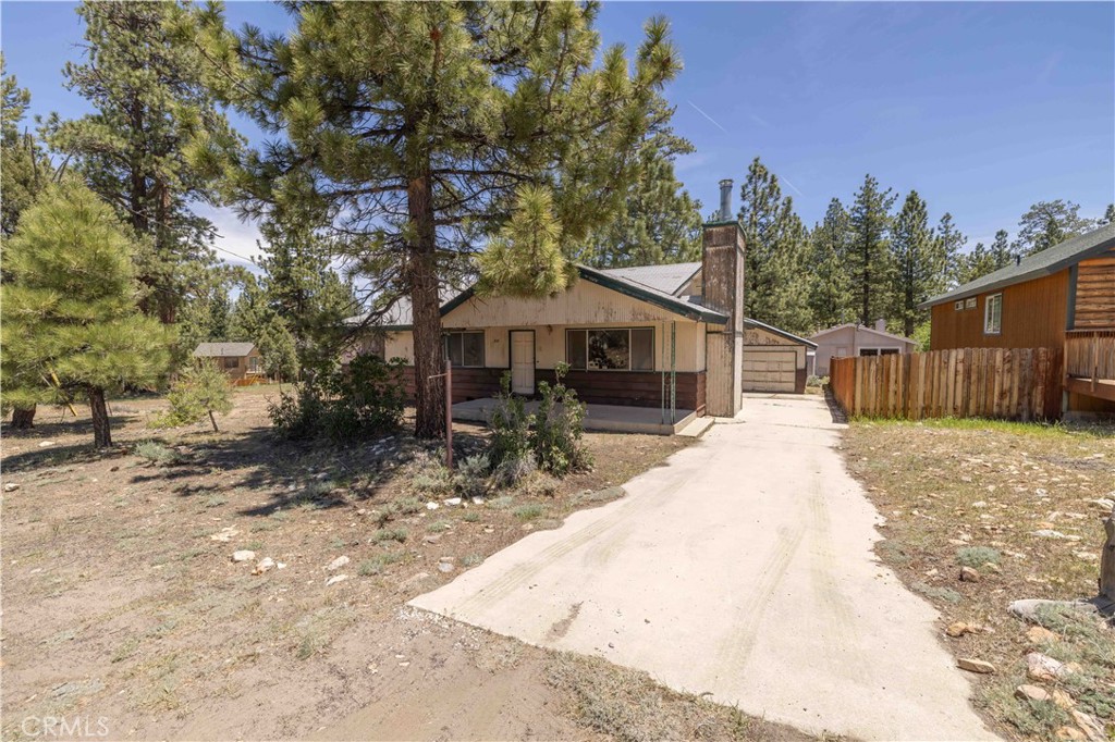 304 Greenspot Boulevard Property Photo 1