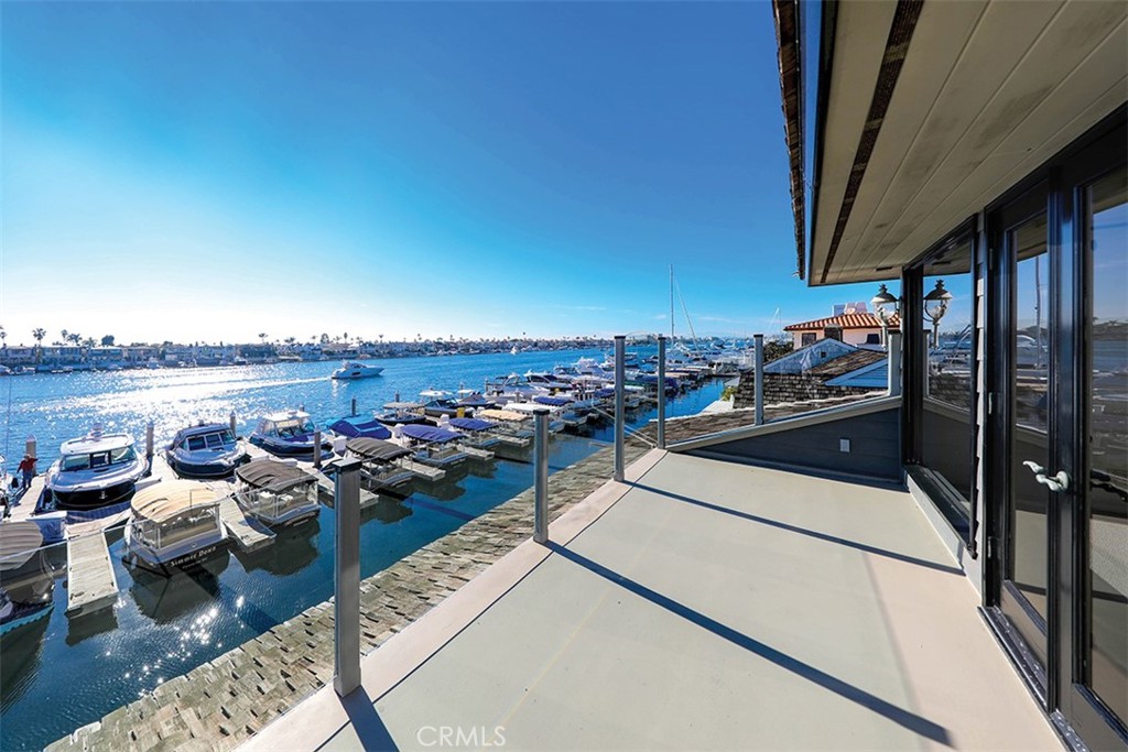 2636 Bayshore Drive Property Photo 1