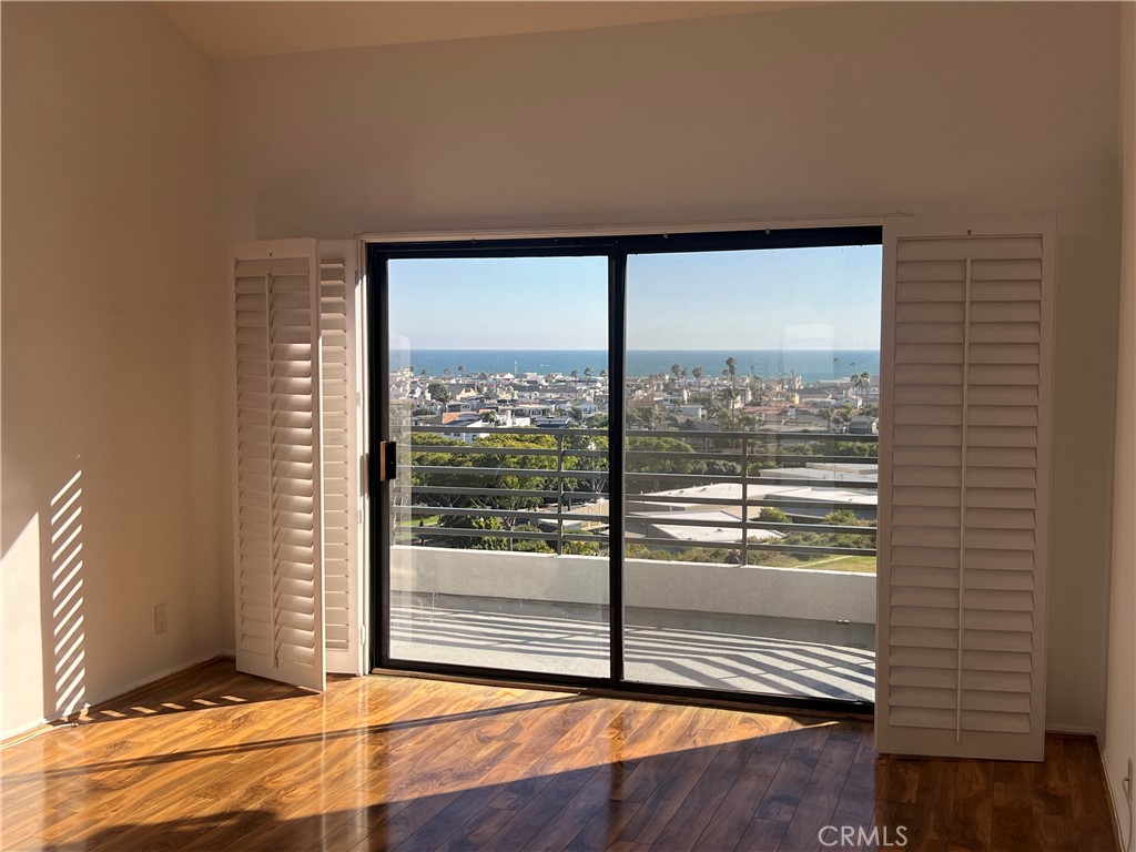 270 Cagney Lane 311 Property Photo 10