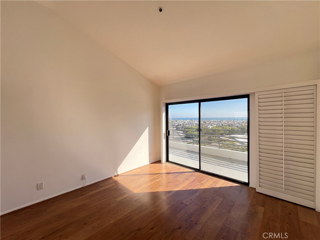 270 Cagney Lane 311 Property Photo 14