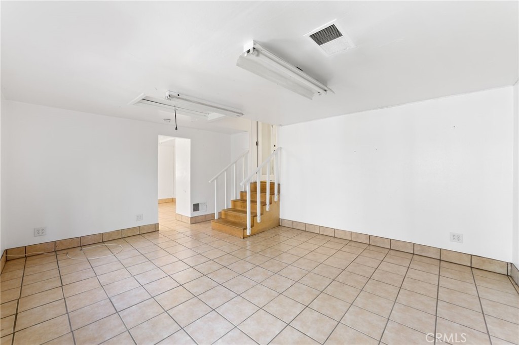 25286 North Road Property Photo 19