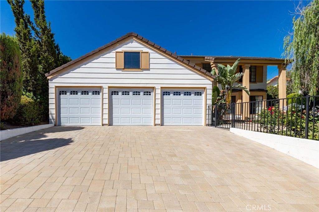 22074 Cedardale Drive Property Photo 1