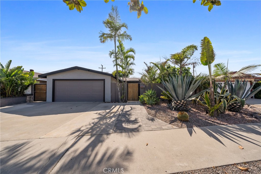 660 N Highland Street Property Photo 1