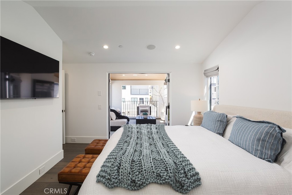 714 1/2 Iris Avenue Property Photo 12