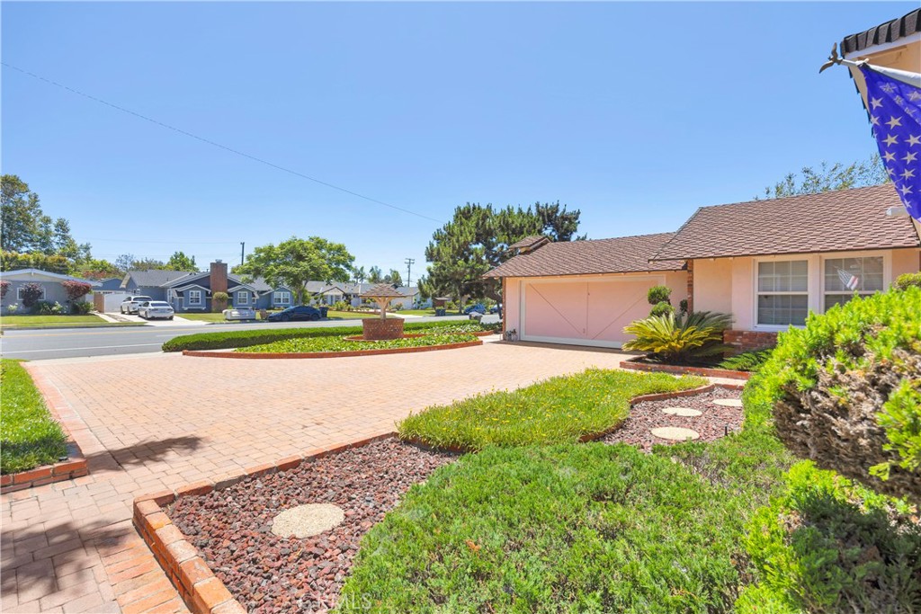 3321 Orangewood Avenue Property Photo 3