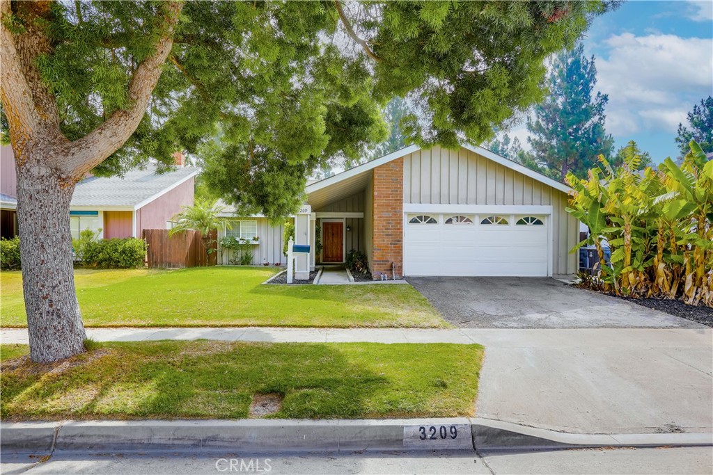 3209 S Center Street Property Photo 1