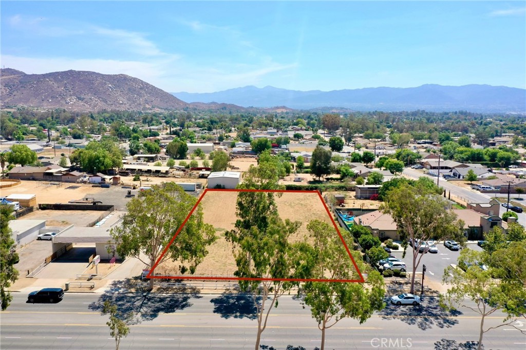 866 6th Street Property Photo 1