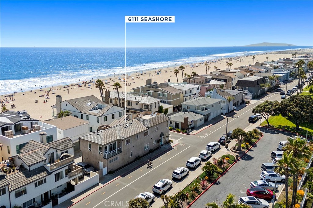 6111 Seashore Drive Property Photo 1