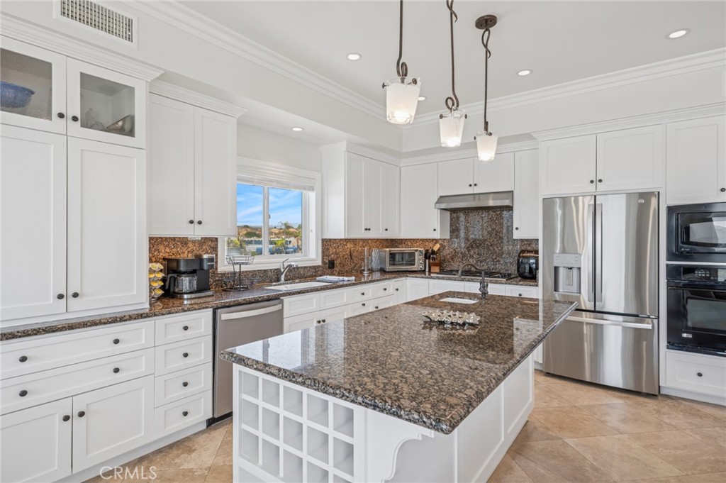 6111 Seashore Drive Property Photo 10