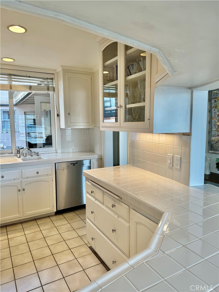 1009 N Bay Front Property Photo 10