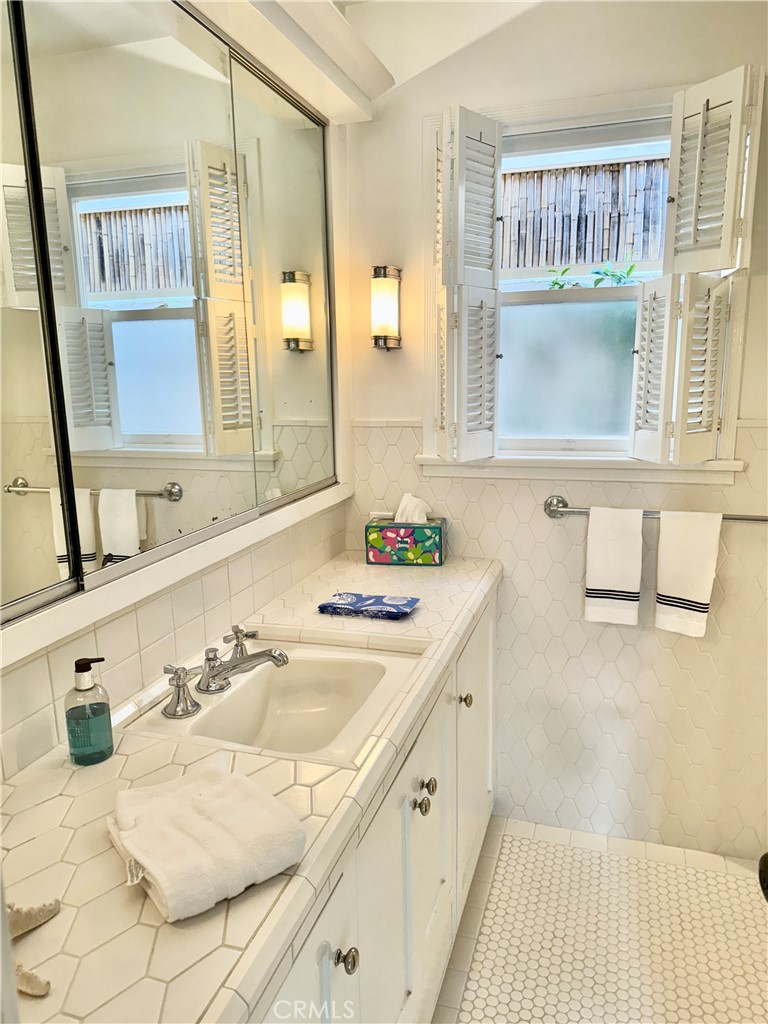 1009 N Bay Front Property Photo 19