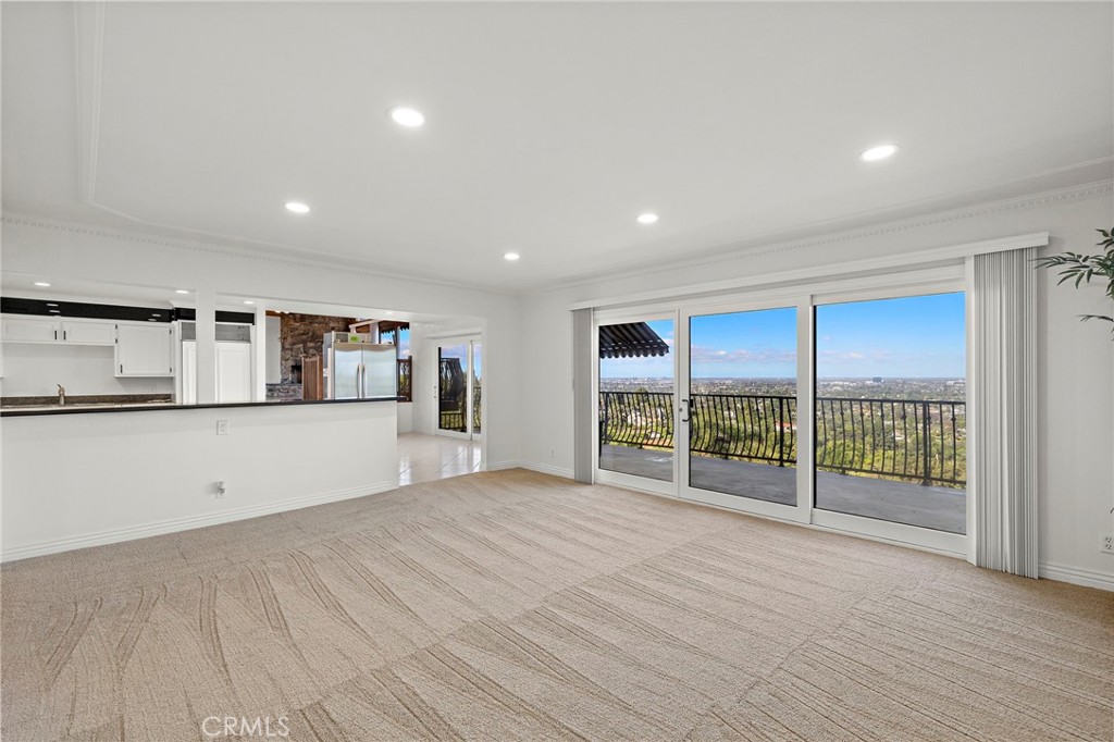 11393 La Vereda Drive Property Photo 3
