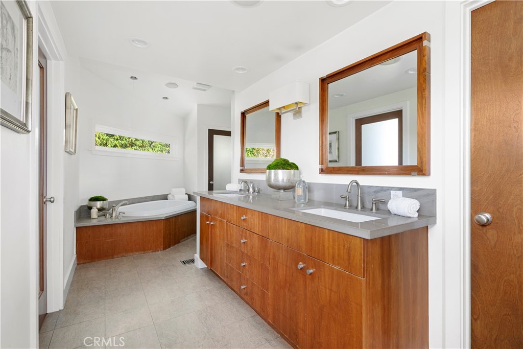 9625 Oak Pass Road Property Photo 13