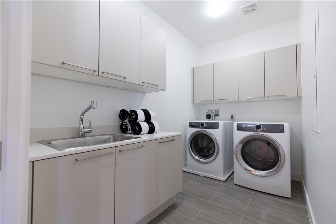 2210 Newport Boulevard 302 Property Photo 16