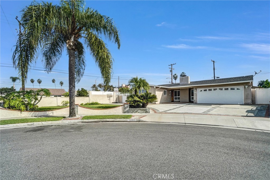 16502 Loire Property Photo 1