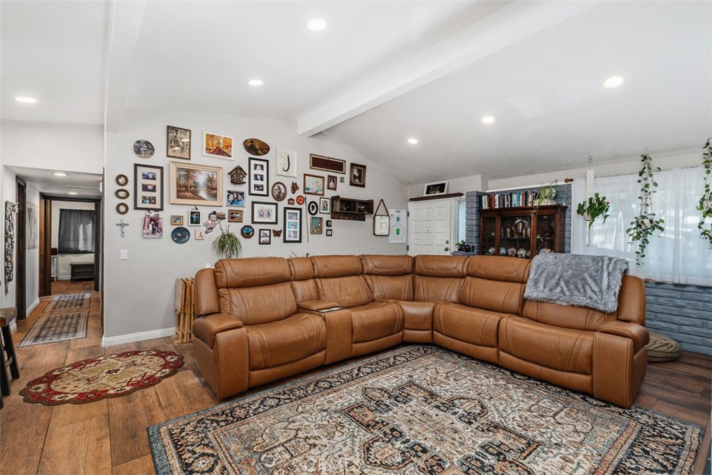20292 Riverside Property Photo 14