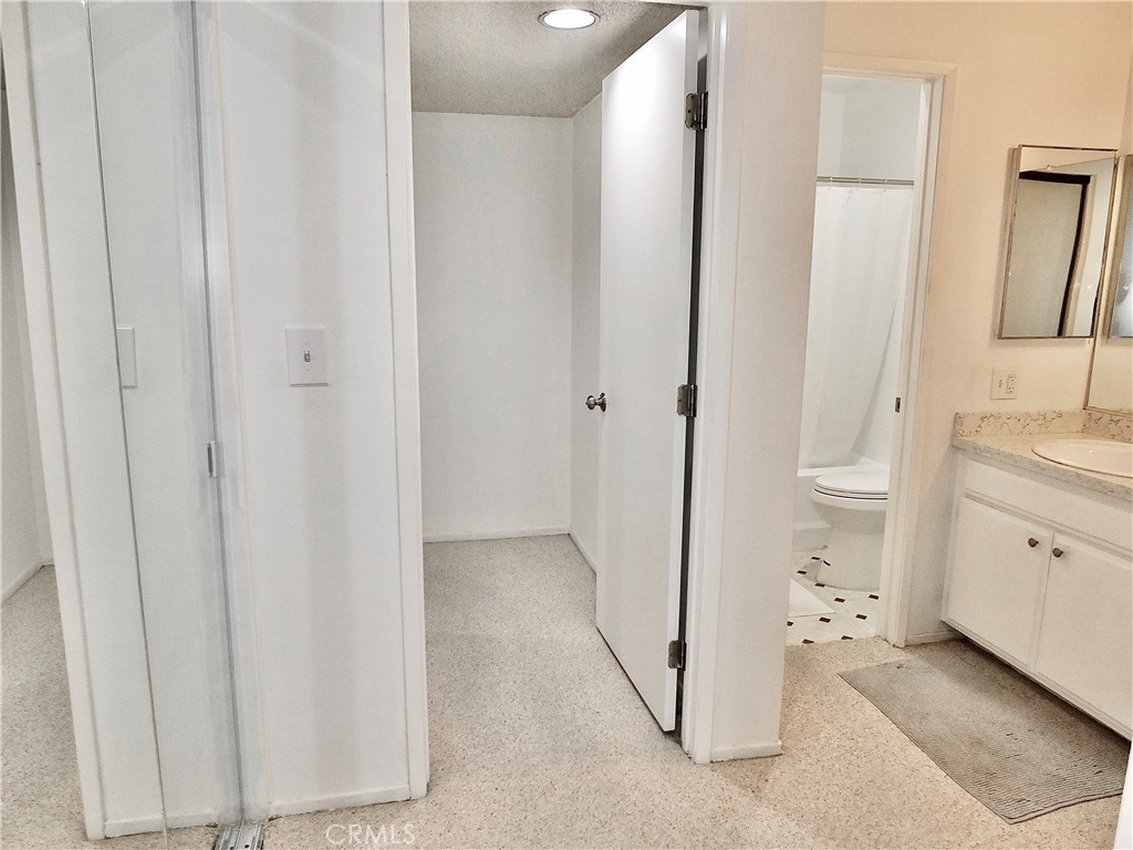 2330 Vanguard F102 Property Photo 29
