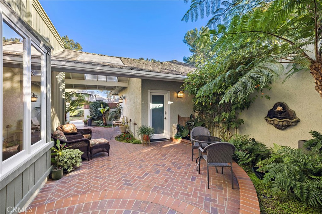 25 Lucerne Street Property Photo 40