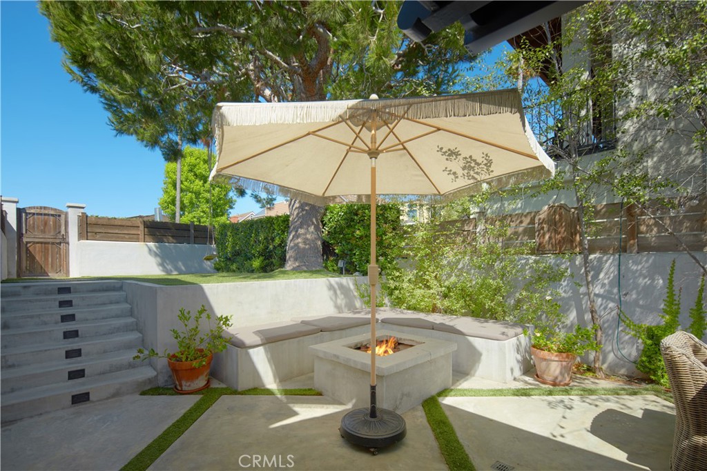 2235 Pacific Drive Property Photo 3