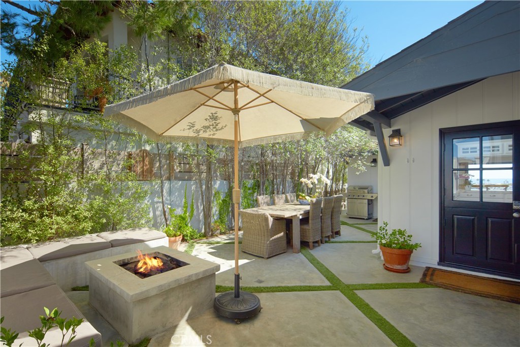 2235 Pacific Drive Property Photo 4