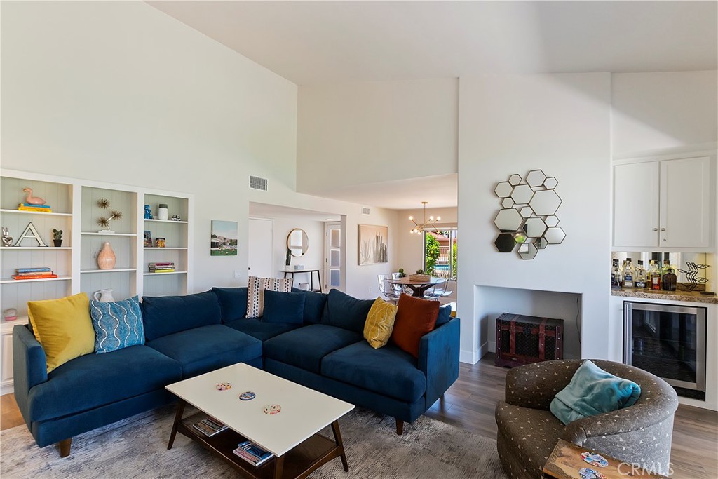 8 Valencia Drive Property Photo 3