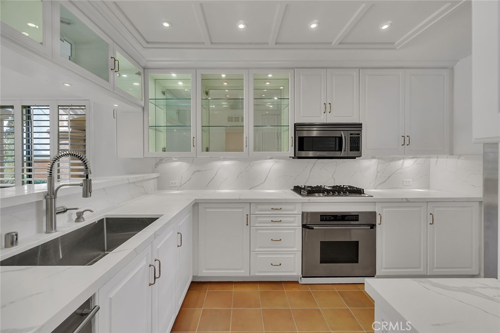 172 Villa Point Drive Property Photo 1