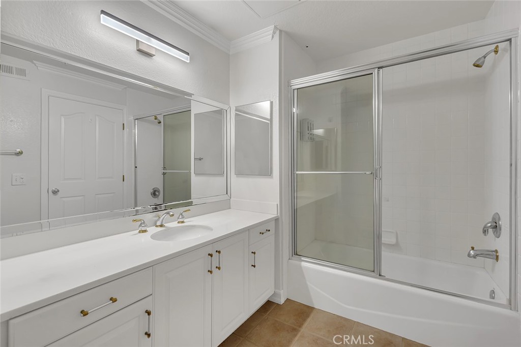 172 Villa Point Drive Property Photo 14
