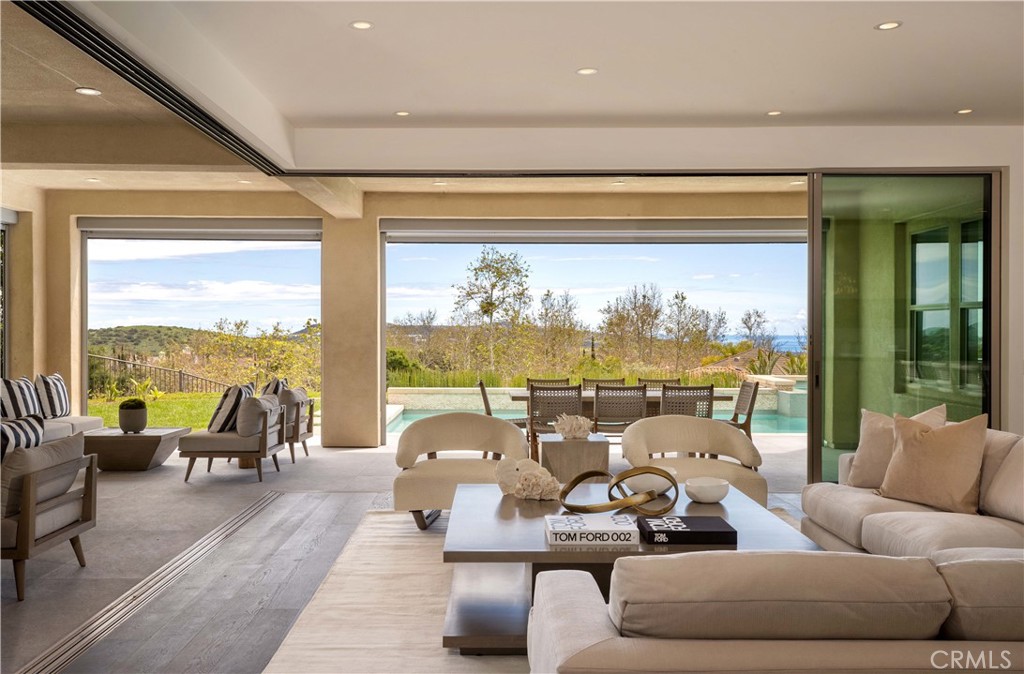 24 Via Carina Property Photo 1
