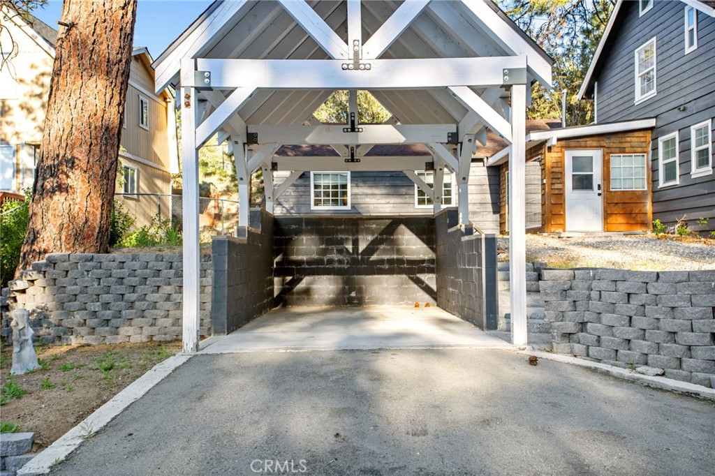 801 Cameron Property Photo 24