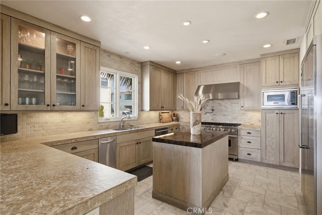 3715 Seashore Drive Property Photo 10