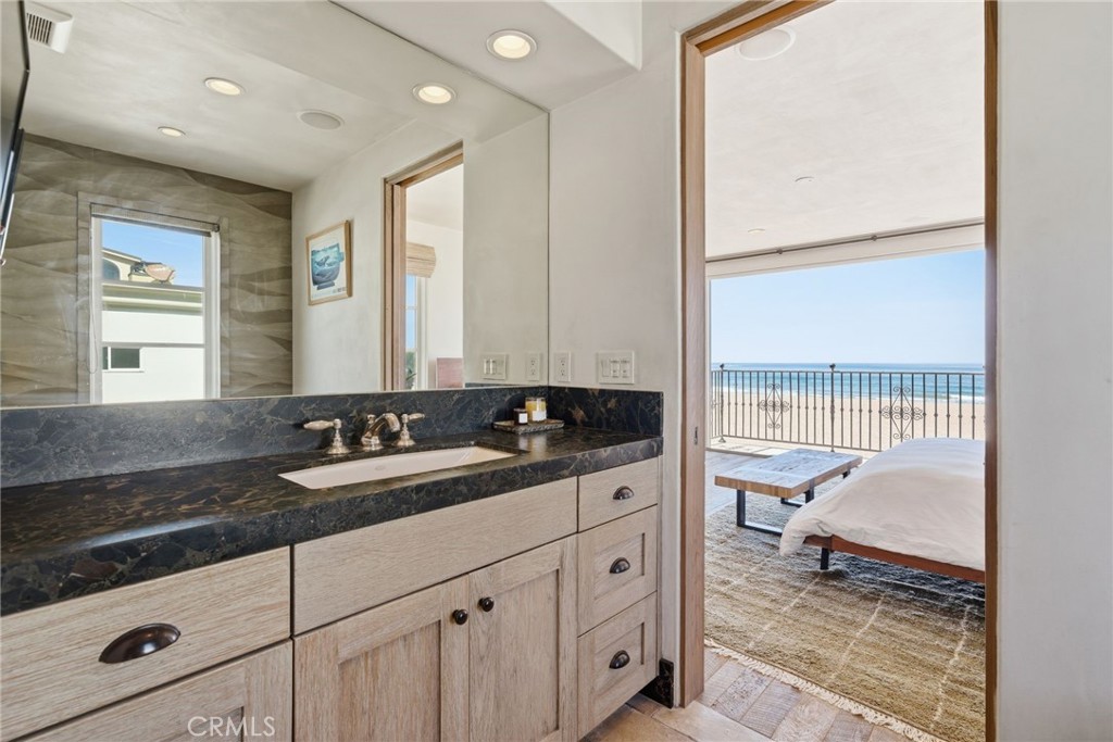 3715 Seashore Drive Property Photo 15