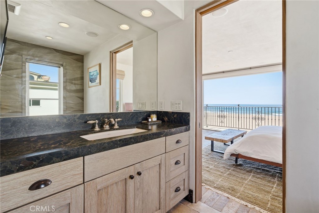 3715 Seashore Drive Property Photo 15