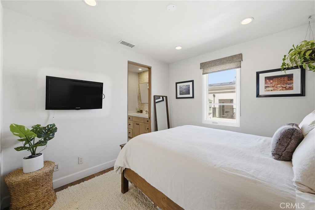 3715 Seashore Drive Property Photo 17