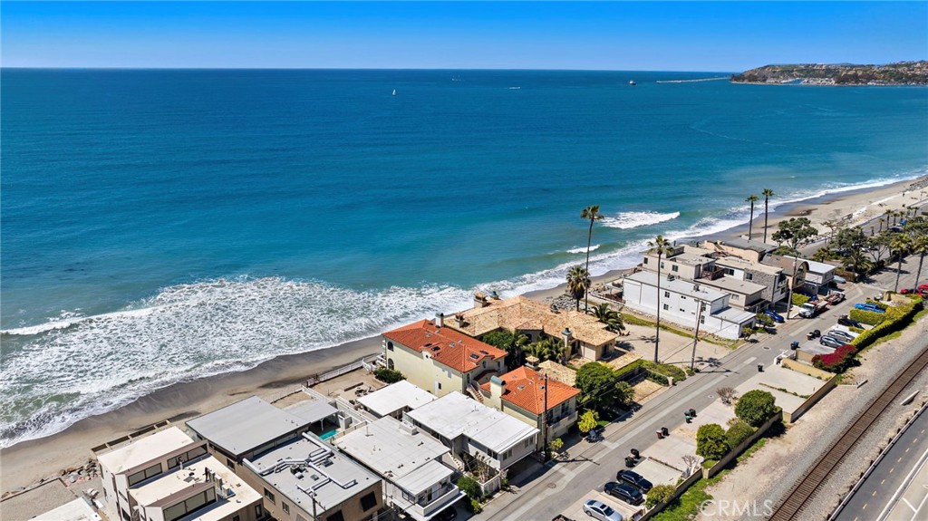 35087 Beach Road Property Photo 3