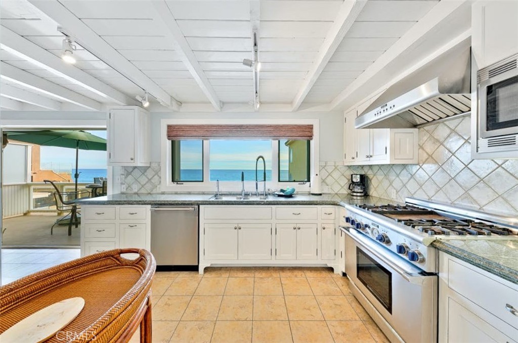 35087 Beach Road Property Photo 10