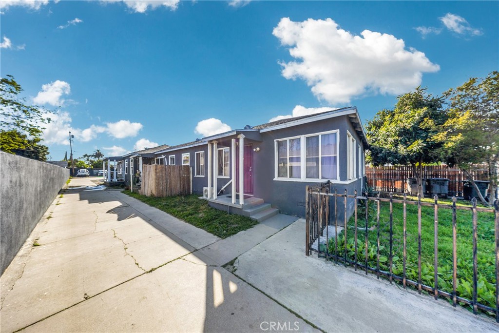 3218 Euclid Property Photo 1