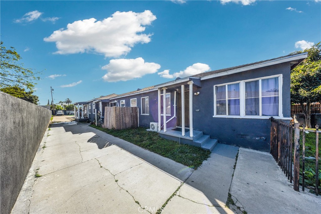 3218 Euclid Property Photo 4
