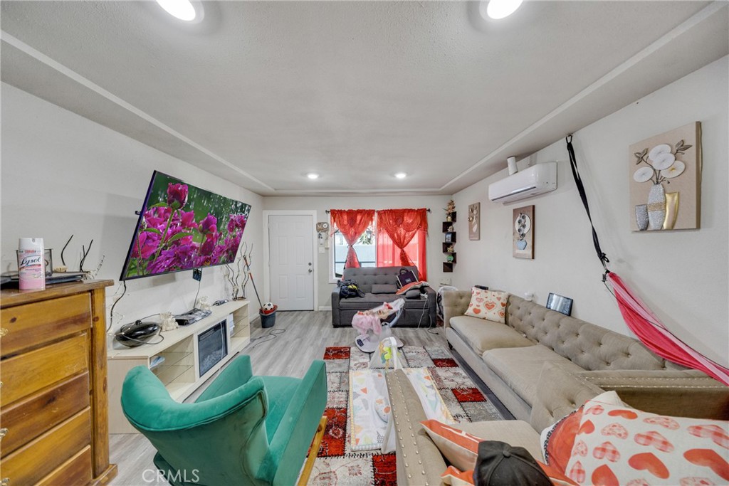 3218 Euclid Property Photo 18